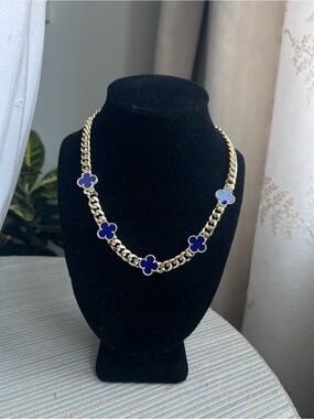 Multi navy Blue Clover Accents curb link necklace (18 inches)